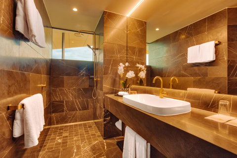 Eatons Hill Hotel - Accommodation Perth 11