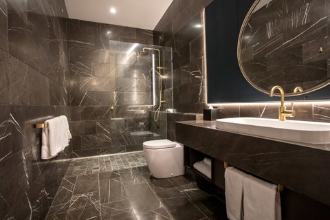 Eatons Hill Hotel - Accommodation Perth 29