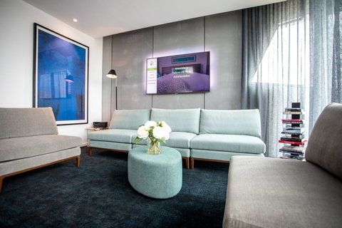 Eatons Hill Hotel - Accommodation Perth 32