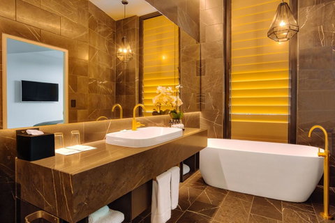 Eatons Hill Hotel - Accommodation Perth 14