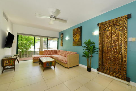 Club Tropical Resort - Official Onsite Reception & Check In - Accommodation Perth 3