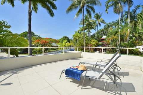 Club Tropical Resort - Official Onsite Reception & Check In - Accommodation Perth 9