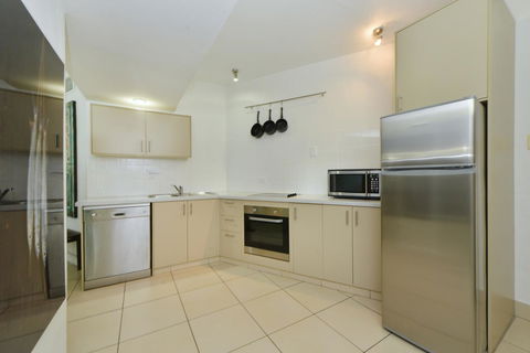 Club Tropical Resort - Official Onsite Reception & Check In - Accommodation Perth 2