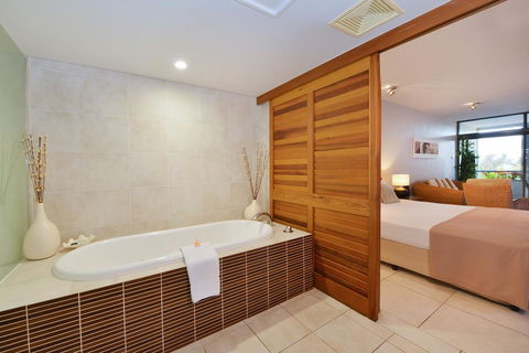 Club Tropical Resort - Official Onsite Reception & Check In - Accommodation Perth 34