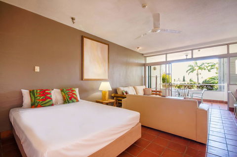 Club Tropical Resort - Official Onsite Reception & Check In - Accommodation Perth 16
