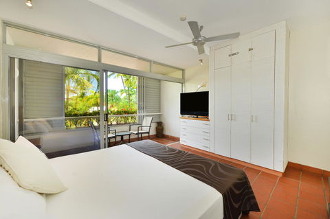 Club Tropical Resort - Official Onsite Reception & Check In - Accommodation Perth 43