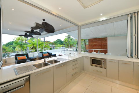 Club Tropical Resort - Official Onsite Reception & Check In - Accommodation Perth 37
