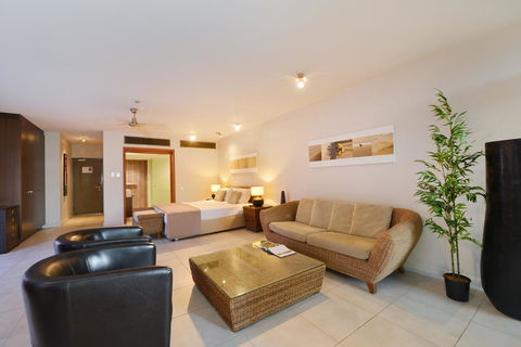 Club Tropical Resort - Official Onsite Reception & Check In - Accommodation Perth 27