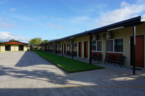 YAL Cairns - A Motel That Makes A Difference - Accommodation Perth 39