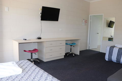 YAL Cairns - A Motel That Makes A Difference - Accommodation Perth 21