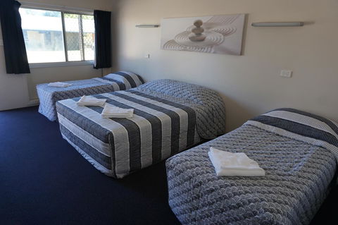 YAL Cairns - A Motel That Makes A Difference - Accommodation Perth 1