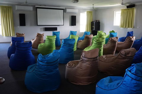 YAL Cairns - A Motel That Makes A Difference - Accommodation Perth 4