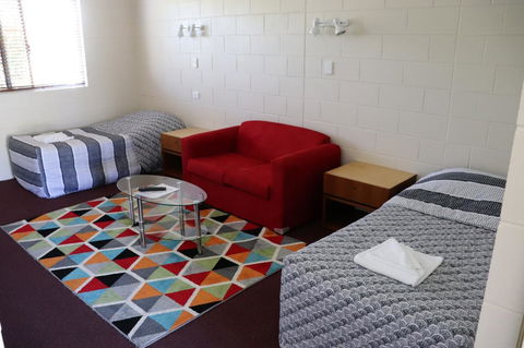 YAL Cairns - A Motel That Makes A Difference - Accommodation Perth 3