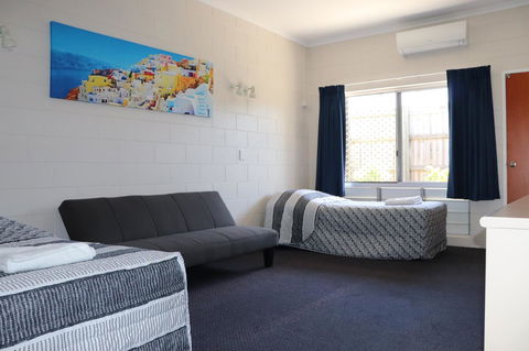 YAL Cairns - A Motel That Makes A Difference - Accommodation Perth 13