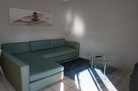 YAL Cairns - A Motel That Makes A Difference - Accommodation Perth 22