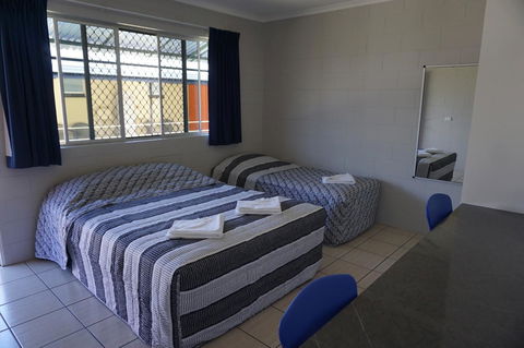 YAL Cairns - A Motel That Makes A Difference - Accommodation Perth 30