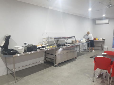 YAL Cairns - A Motel That Makes A Difference - Accommodation Perth 15