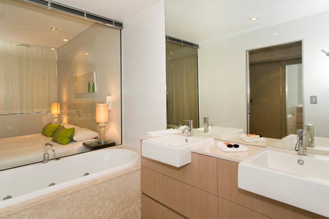 Ambience On Burleigh Beach - Perth Resorts 25