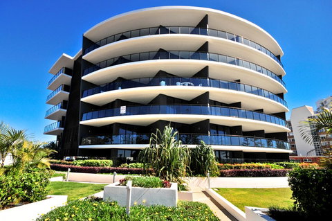 Ambience On Burleigh Beach - Perth Resorts 32