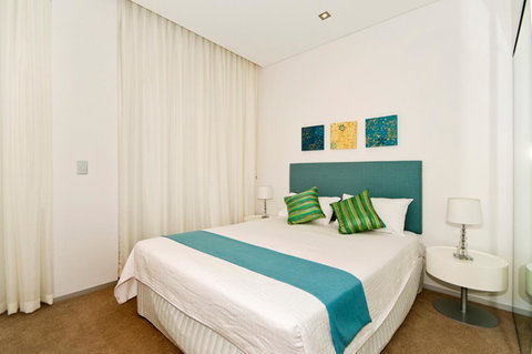 Ambience On Burleigh Beach - Perth Resorts 21