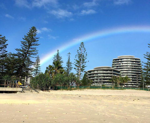 Ambience On Burleigh Beach - Perth Resorts 4