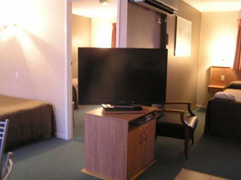 Riviera On Ruthven - Perth Resorts 31