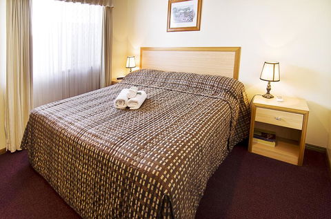 Riviera On Ruthven - Perth Resorts 24