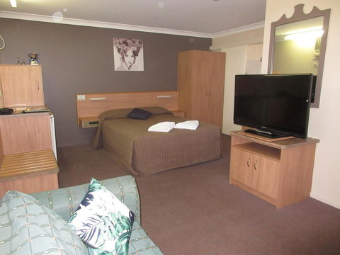 Riviera On Ruthven - Perth Resorts 20