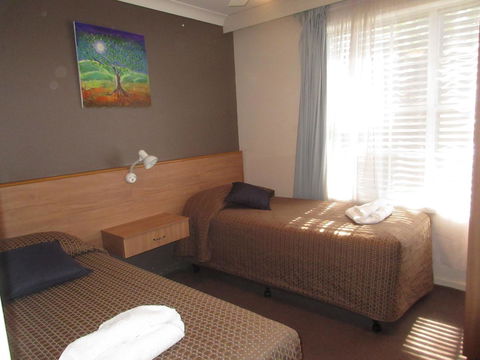 Riviera On Ruthven - Perth Resorts 19