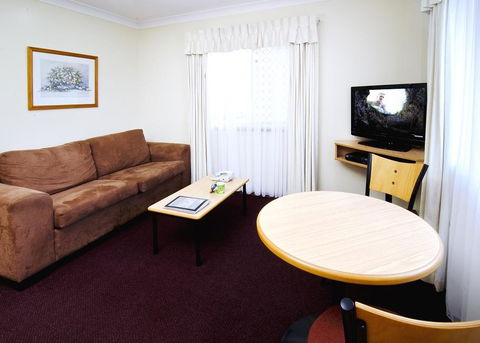 Riviera On Ruthven - Perth Resorts 22