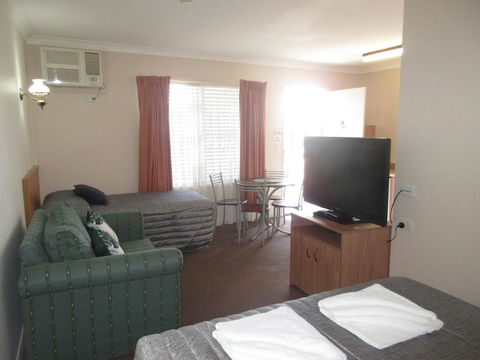 Riviera On Ruthven - Perth Resorts 4