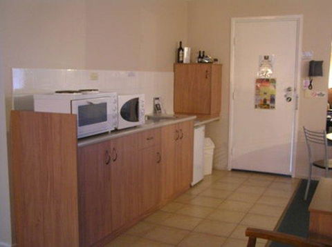 Riviera On Ruthven - Perth Resorts 33