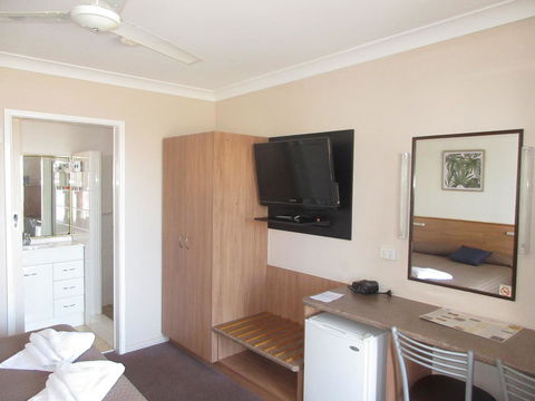 Riviera On Ruthven - Perth Resorts 8