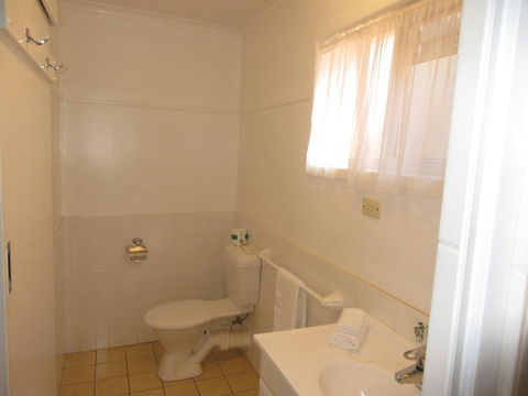 Riviera On Ruthven - Perth Resorts 6