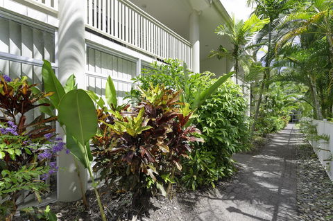 Tropical Nites Holiday Townhouses - Perth Resorts 9