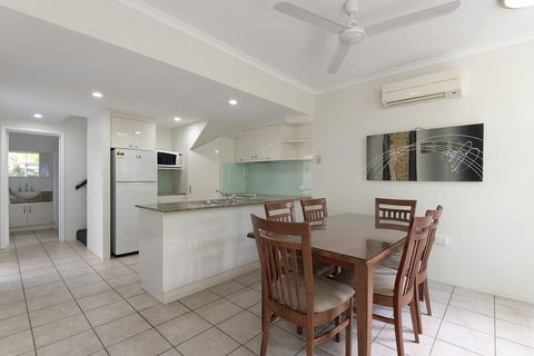 Tropical Nites Holiday Townhouses - Perth Resorts 26