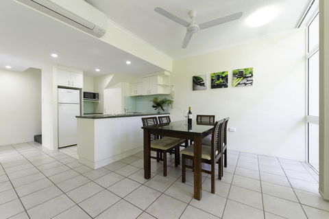 Tropical Nites Holiday Townhouses - Perth Resorts 14