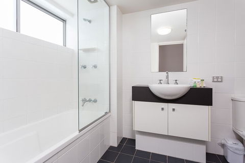 Oxygen Apartments - Accommodation Perth 12