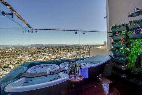 Burleigh Esplanade Apartments - Perth Resorts 8