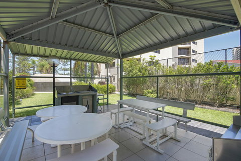 Burleigh Esplanade Apartments - Perth Resorts 24