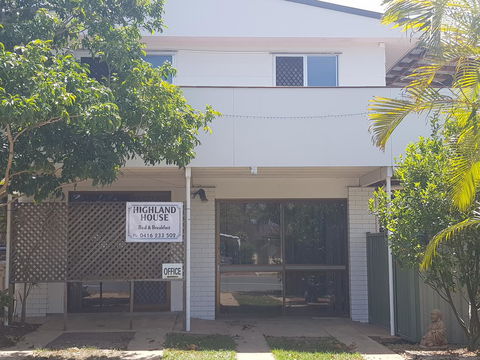 Highland House - Accommodation Perth 0