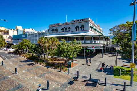 Hides Hotel - Perth Resorts 2