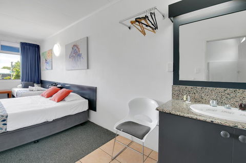 Kangaroo Point Central Hotel & Apartments - Accommodation Perth 13