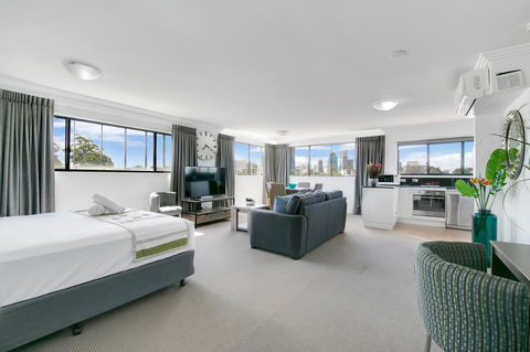 Kangaroo Point Central Hotel & Apartments - Accommodation Perth 10
