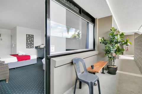 Kangaroo Point Central Hotel & Apartments - Accommodation Perth 14