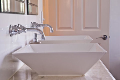 Curtis Falls Cottage - Perth Resorts 3