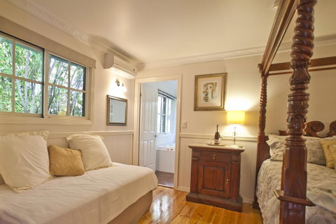 Curtis Falls Cottage - Perth Resorts 20