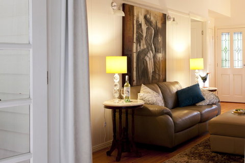 Curtis Falls Cottage - Perth Resorts 17