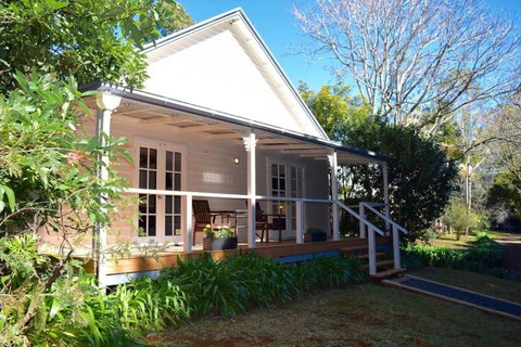 Curtis Falls Cottage - Perth Resorts 0