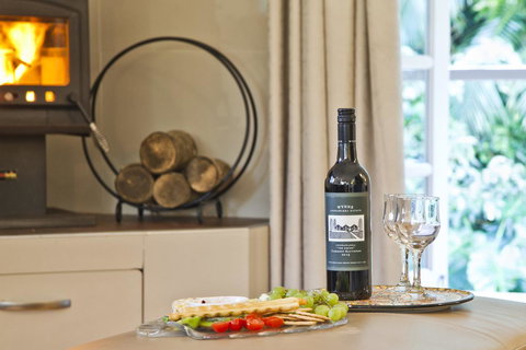 Curtis Falls Cottage - Perth Resorts 8